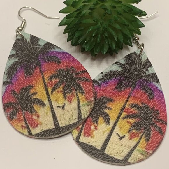 Palm Tree Earring, Tree Earring, Beach Earring, Gift Idea, Sunset Earring, Tree - Picture 3 of 6